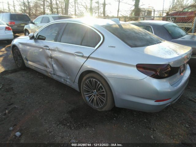 Photo 2 VIN: WBAJB1C59JB084169 - BMW 530E 