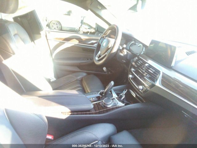 Photo 4 VIN: WBAJB1C59JB084169 - BMW 530E 