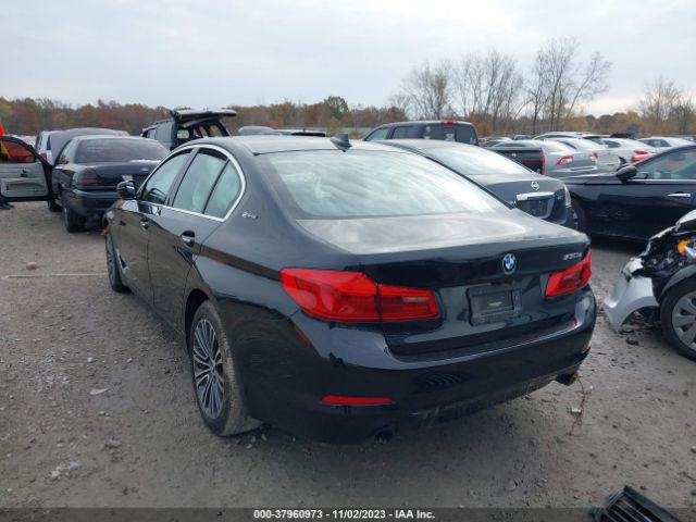 Photo 2 VIN: WBAJB1C59JB374427 - BMW 530E 