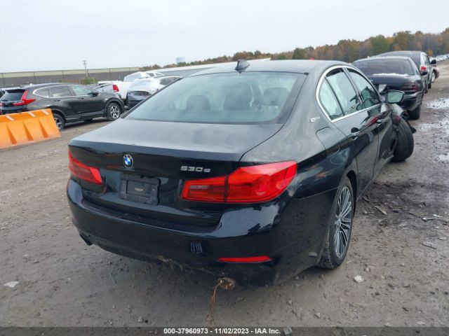 Photo 3 VIN: WBAJB1C59JB374427 - BMW 530E 