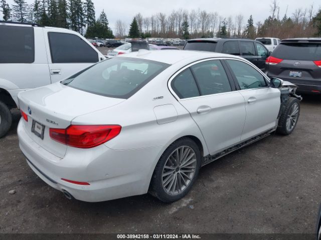 Photo 3 VIN: WBAJB1C5XKB376883 - BMW 530E 