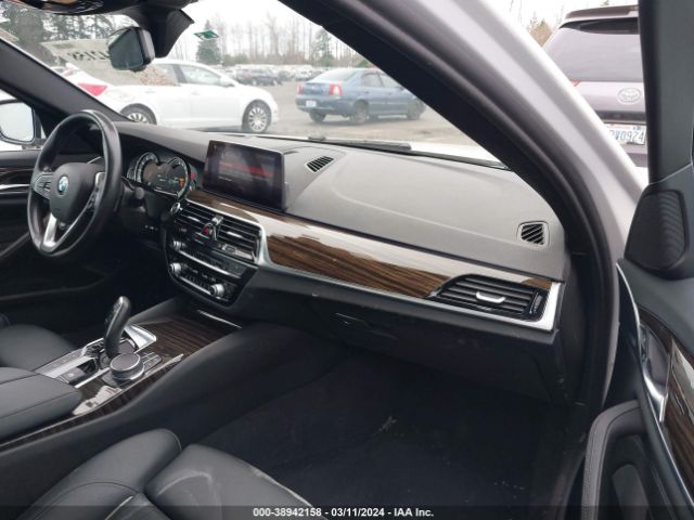 Photo 4 VIN: WBAJB1C5XKB376883 - BMW 530E 