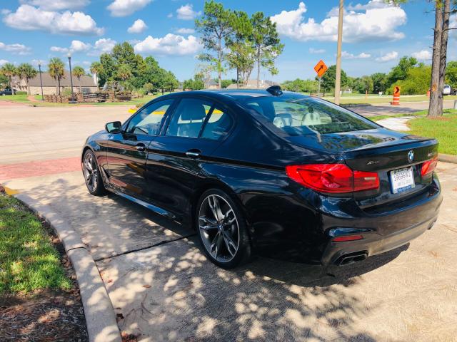 Photo 2 VIN: WBAJB9C54JB036464 - BMW M550XI 