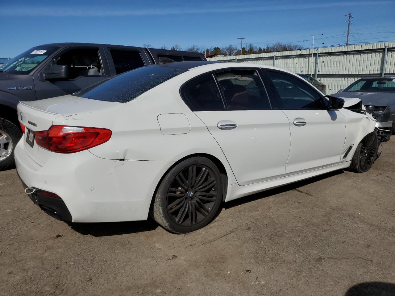 Photo 2 VIN: WBAJB9C54JB287422 - BMW M5 