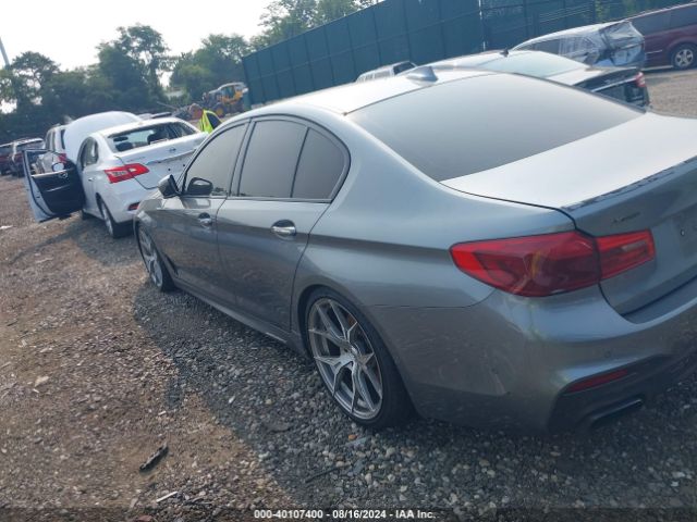 Photo 2 VIN: WBAJB9C55JB049983 - BMW M550I 