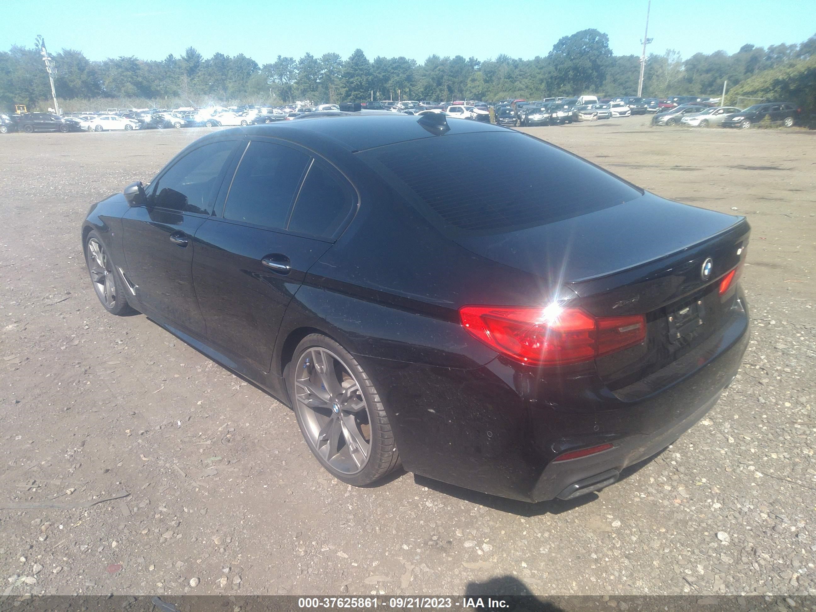 Photo 2 VIN: WBAJB9C56JB287325 - BMW 5ER 