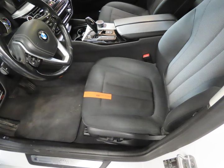 Photo 19 VIN: WBAJC31000B051544 - BMW 5 