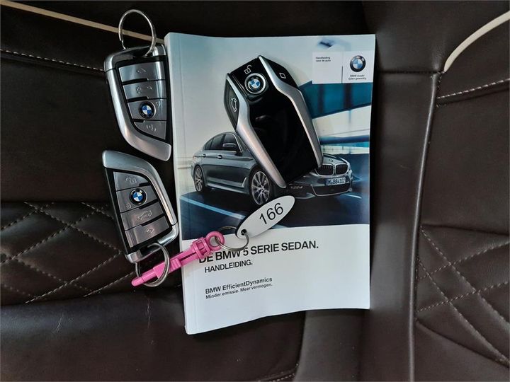 Photo 9 VIN: WBAJC31020WA76117 - BMW 520 