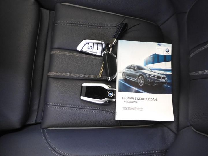 Photo 10 VIN: WBAJC31090G991571 - BMW 5 SERIE SEDAN 