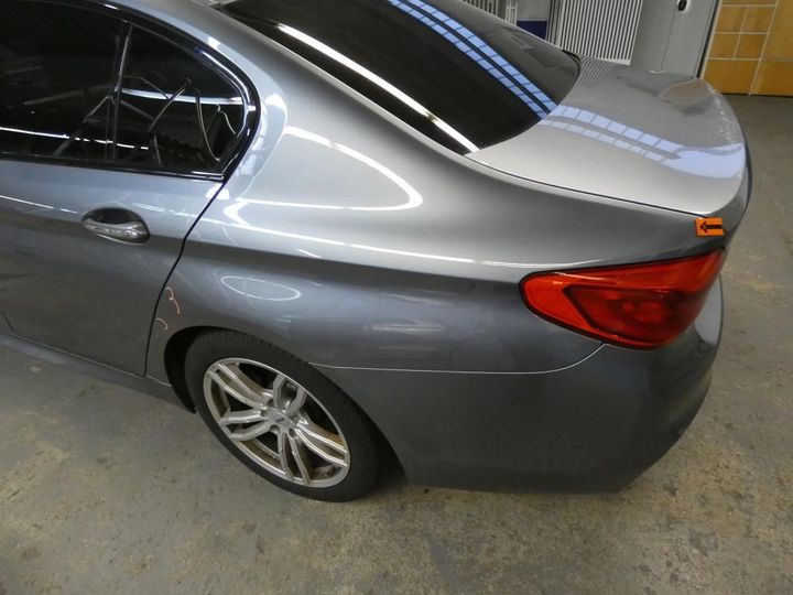 Photo 31 VIN: WBAJD11050G881330 - BMW 530D 