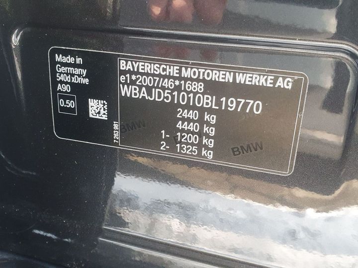 Photo 23 VIN: WBAJD51010BL19770 - BMW 5-SERIE 