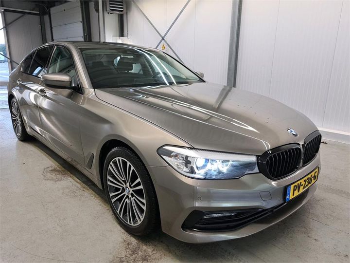 Photo 2 VIN: WBAJE31040B169512 - BMW 520 