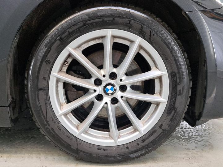 Photo 13 VIN: WBAJE310X0G592520 - BMW 520 