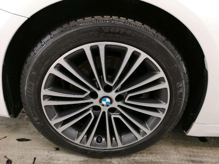 Photo 12 VIN: WBAJE310X0G624690 - BMW 520 