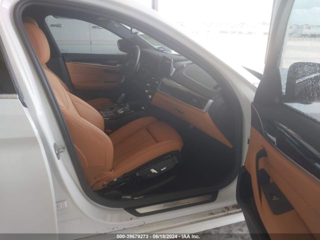 Photo 4 VIN: WBAJE5C31HG913536 - BMW 540I 