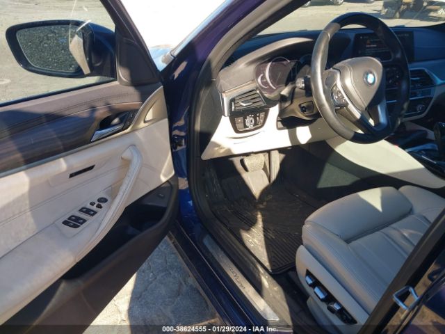 Photo 4 VIN: WBAJE5C31HG916663 - BMW 540I 