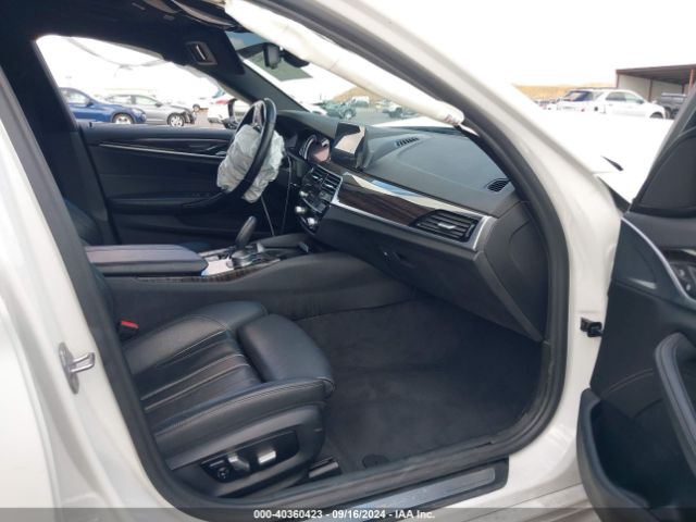 Photo 4 VIN: WBAJE5C32HG917384 - BMW 540I 