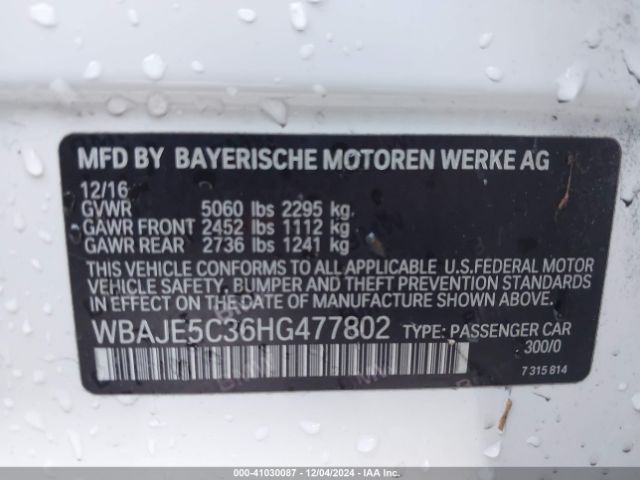 Photo 8 VIN: WBAJE5C36HG477802 - BMW 540I 