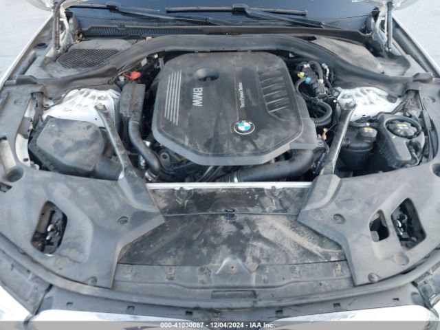 Photo 9 VIN: WBAJE5C36HG477802 - BMW 540I 