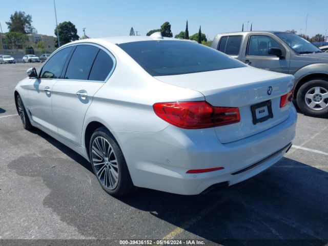 Photo 2 VIN: WBAJE5C38HG478286 - BMW 540I 