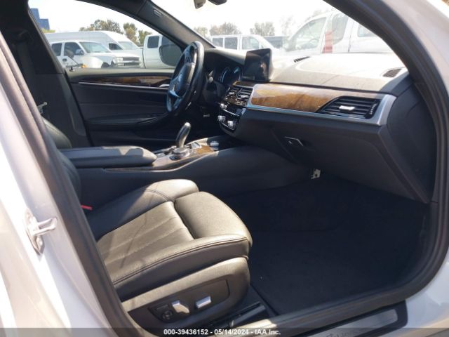 Photo 4 VIN: WBAJE5C38HG478286 - BMW 540I 