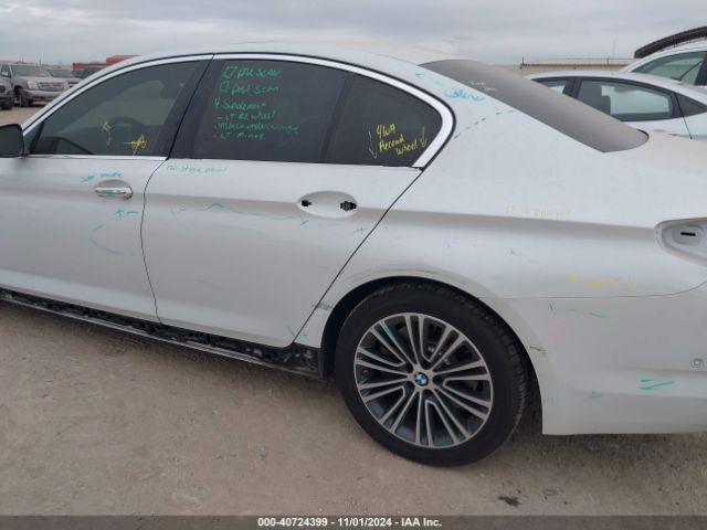 Photo 5 VIN: WBAJE5C39HG915972 - BMW 540I 