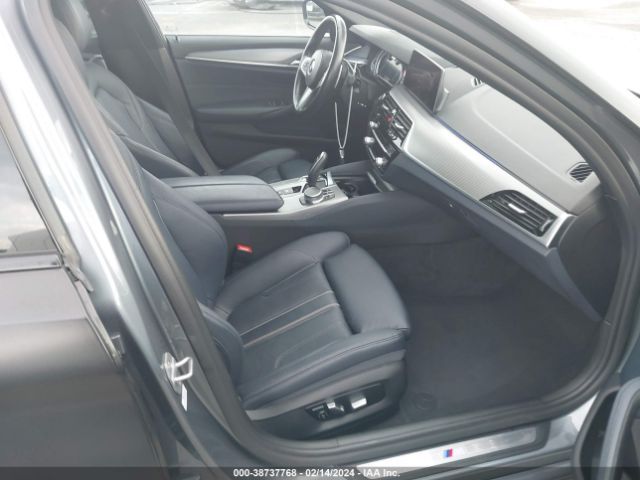 Photo 4 VIN: WBAJE5C51KG919247 - BMW 540I 