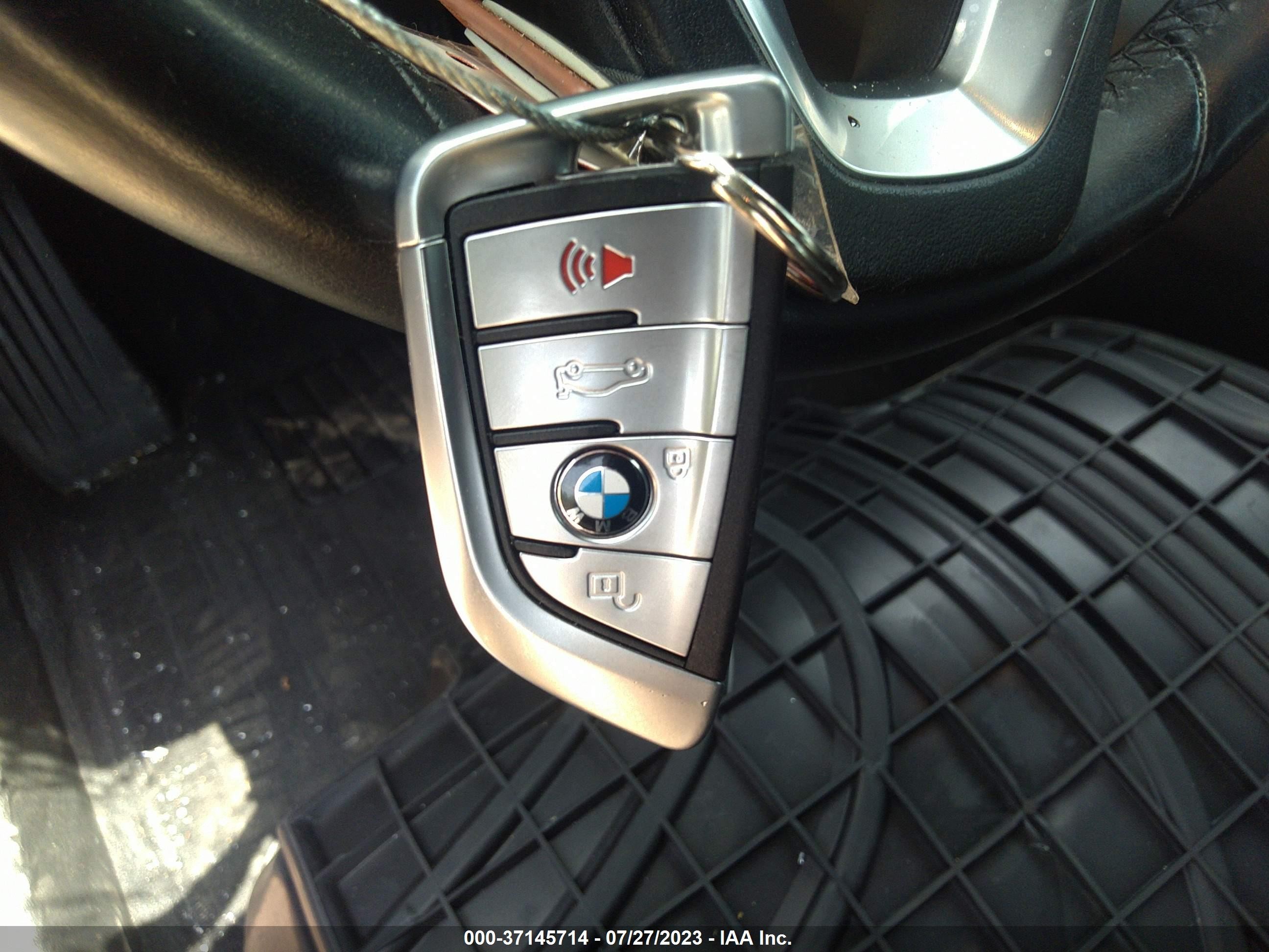 Photo 10 VIN: WBAJE5C52KWE66572 - BMW 5ER 