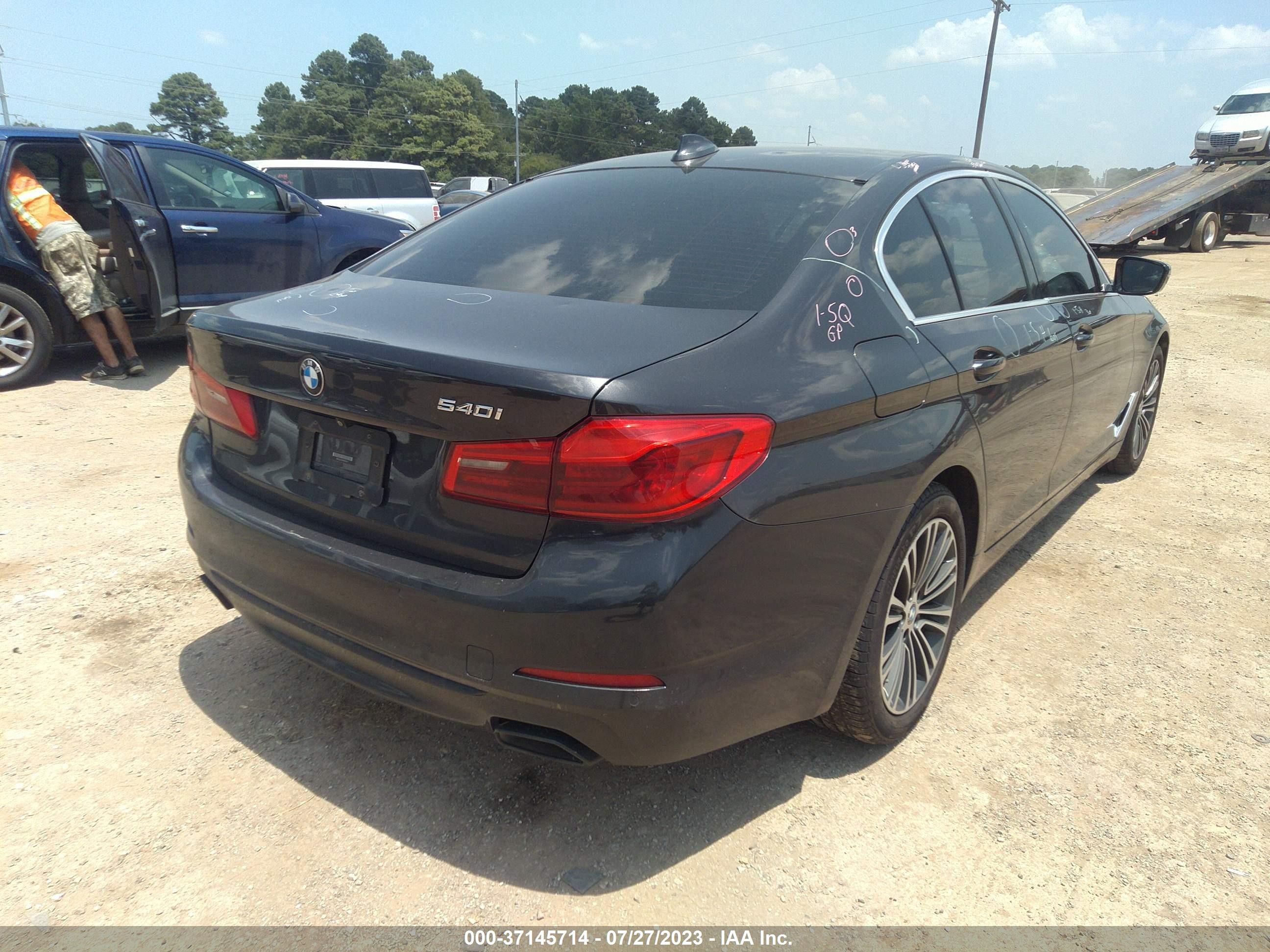 Photo 3 VIN: WBAJE5C52KWE66572 - BMW 5ER 