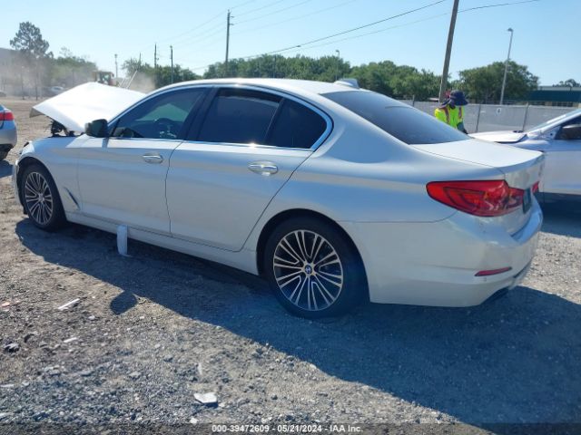 Photo 2 VIN: WBAJE5C53JWA92651 - BMW 540I 