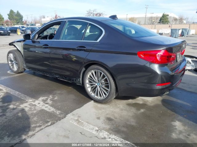 Photo 2 VIN: WBAJE5C53KWE66225 - BMW 540I 