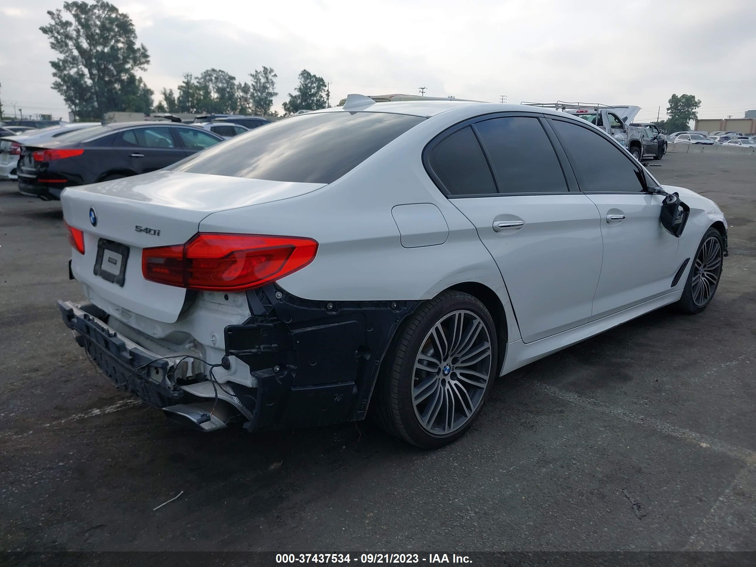 Photo 3 VIN: WBAJE5C54JWA92819 - BMW 5ER 