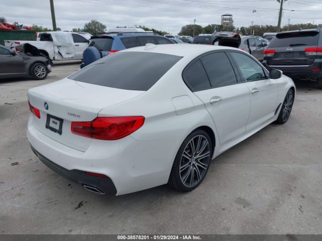 Photo 3 VIN: WBAJE5C55JWA94143 - BMW 540I 