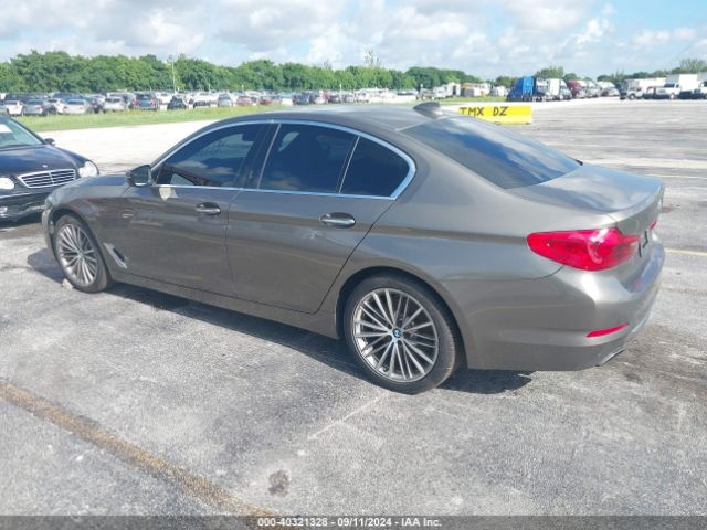 Photo 2 VIN: WBAJE5C55JWA94689 - BMW 540I 