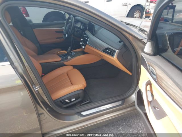 Photo 4 VIN: WBAJE5C55JWA94689 - BMW 540I 