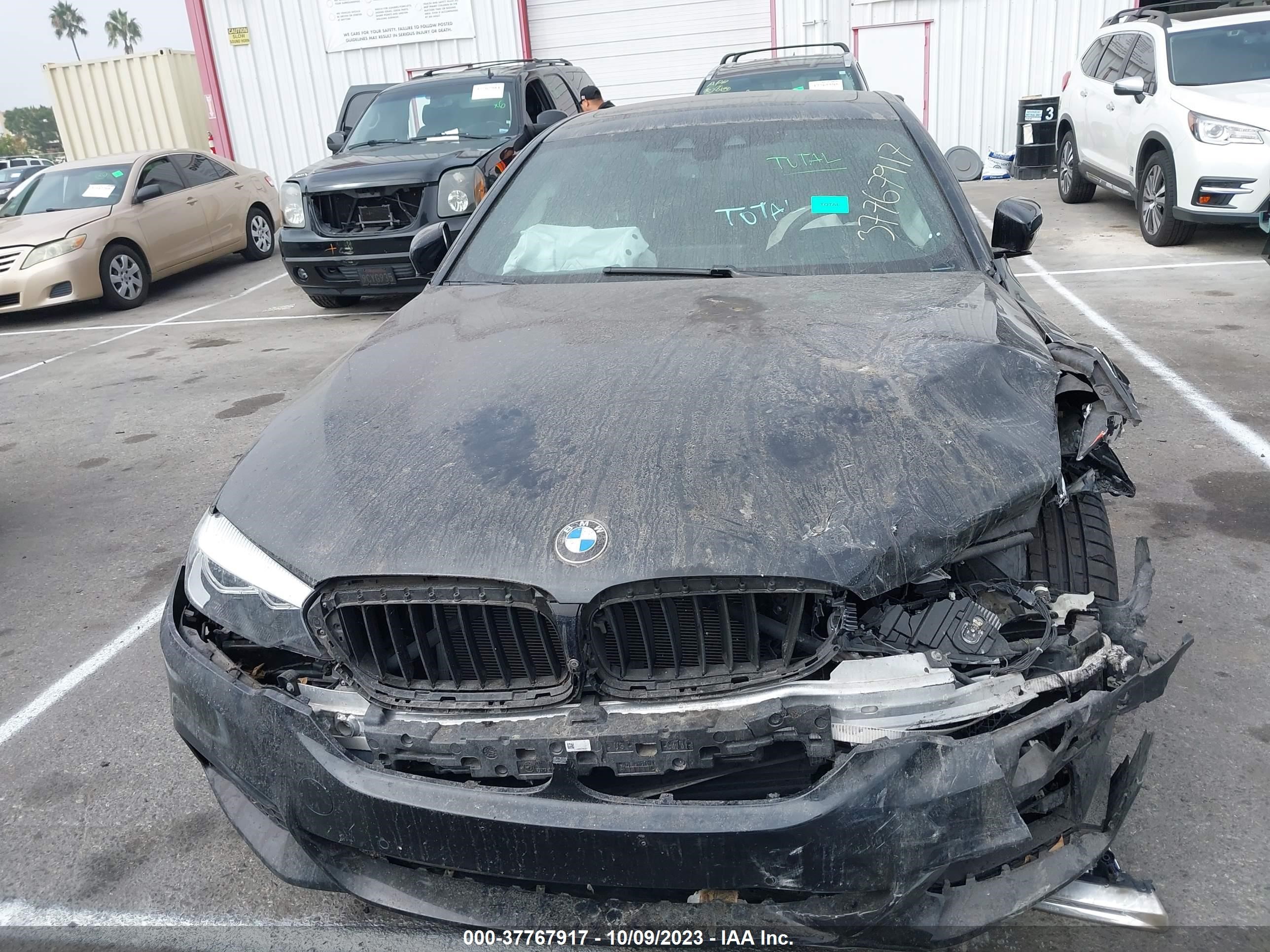 Photo 11 VIN: WBAJE5C58JG918451 - BMW 540I 