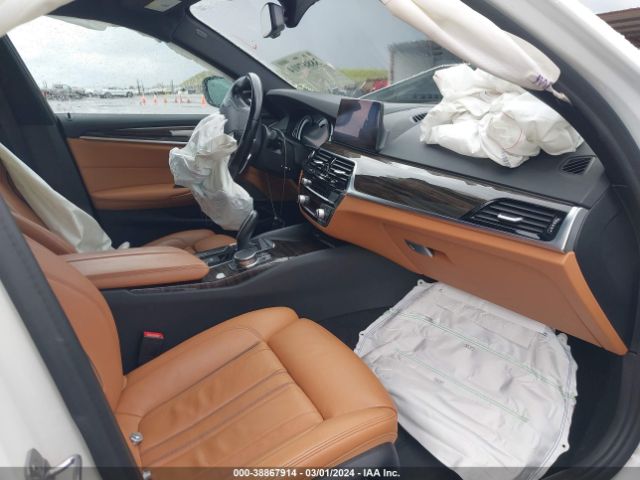 Photo 4 VIN: WBAJE5C58KG919438 - BMW 540I 