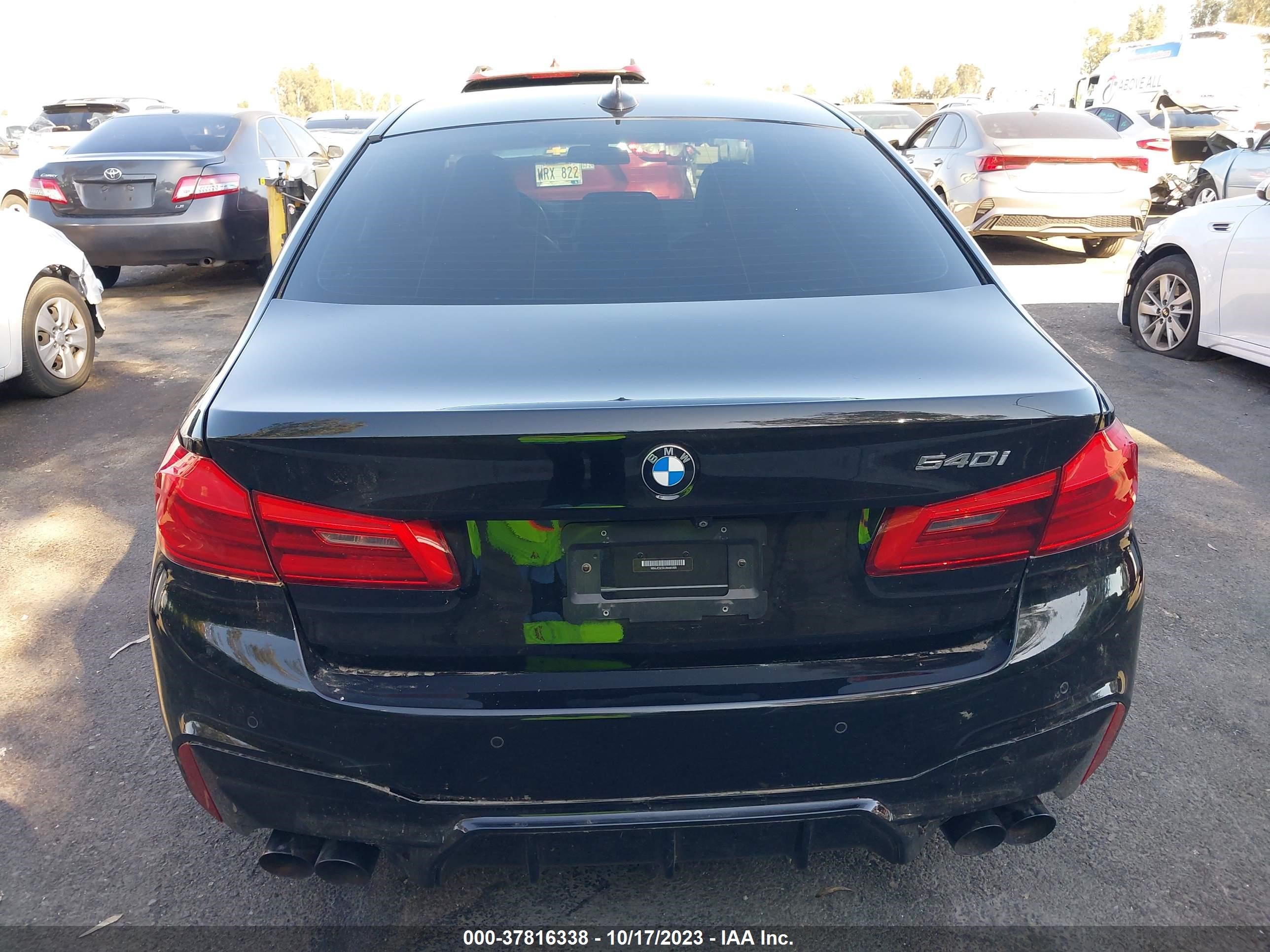 Photo 15 VIN: WBAJE5C5XJWA94400 - BMW 5ER 