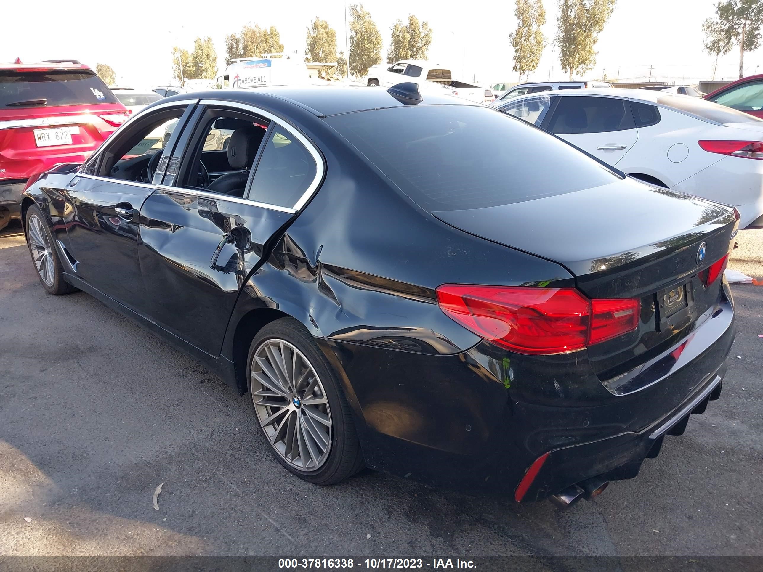 Photo 2 VIN: WBAJE5C5XJWA94400 - BMW 5ER 