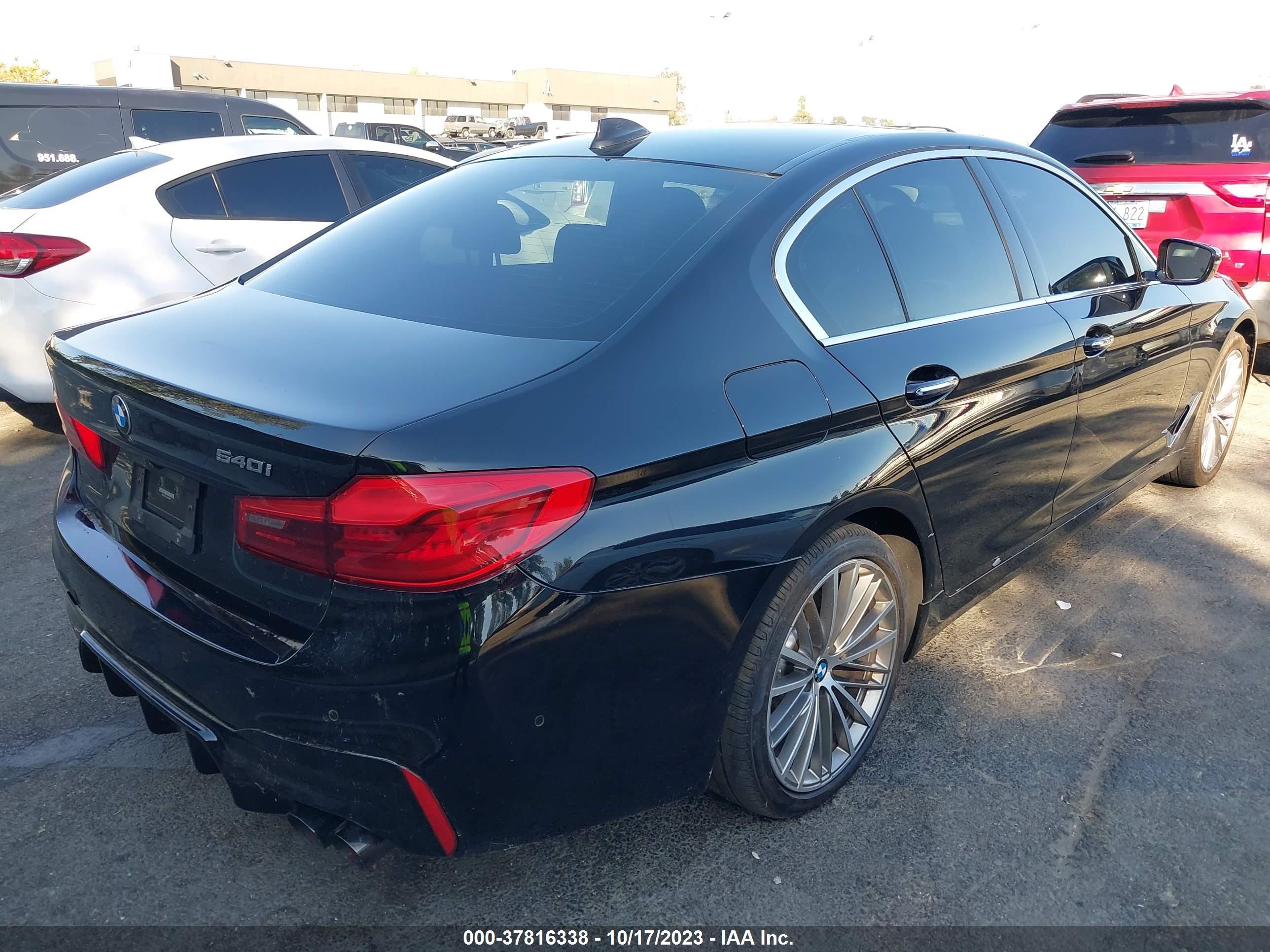 Photo 3 VIN: WBAJE5C5XJWA94400 - BMW 5ER 