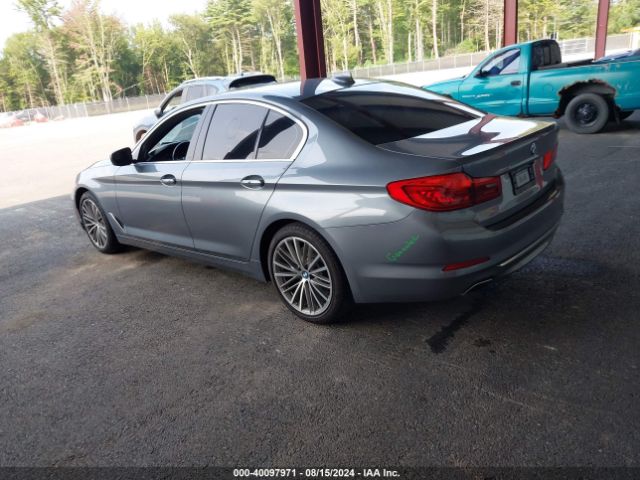 Photo 2 VIN: WBAJE5C5XJWA97538 - BMW 540I 