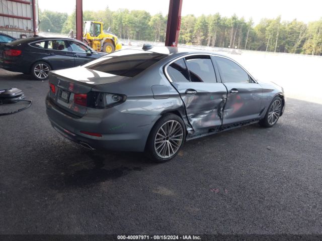 Photo 3 VIN: WBAJE5C5XJWA97538 - BMW 540I 