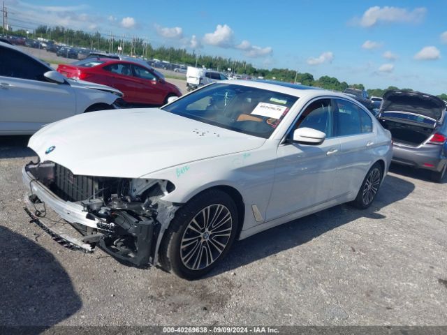 Photo 1 VIN: WBAJE5C5XKBM76948 - BMW 540I 