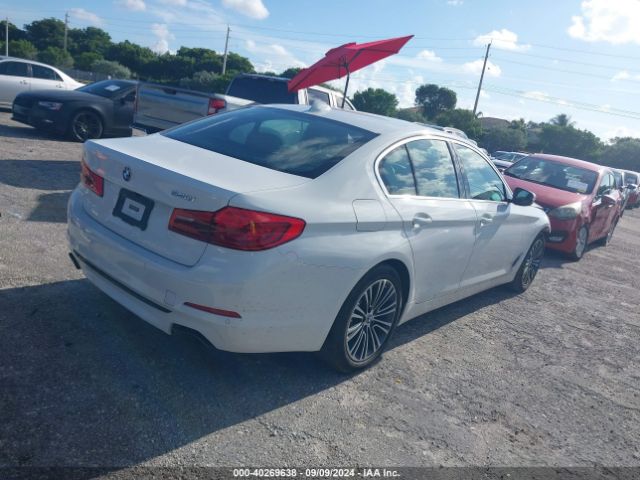 Photo 3 VIN: WBAJE5C5XKBM76948 - BMW 540I 