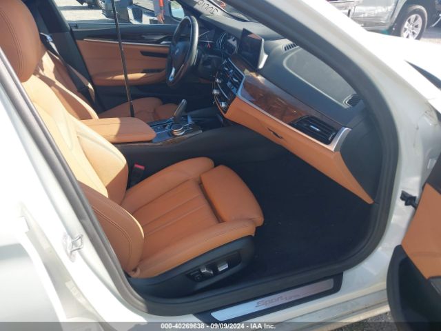 Photo 4 VIN: WBAJE5C5XKBM76948 - BMW 540I 