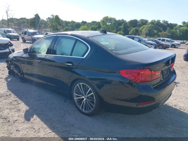 Photo 2 VIN: WBAJE7C30HG890312 - BMW 540I 