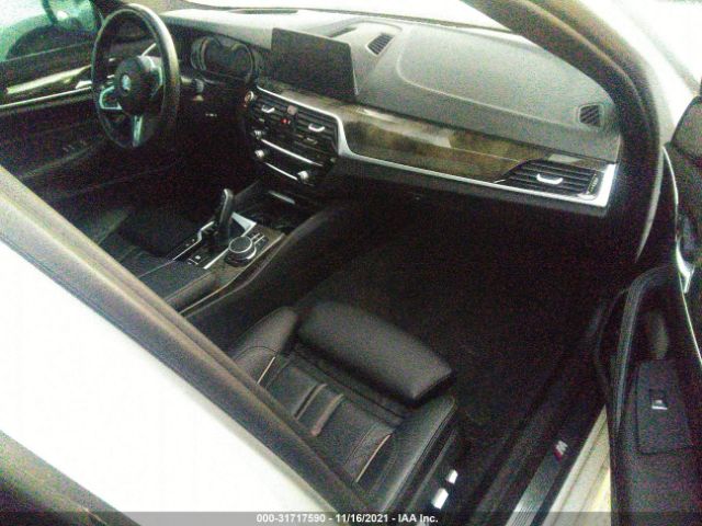 Photo 4 VIN: WBAJE7C31HG479467 - BMW 5 