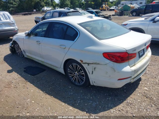 Photo 2 VIN: WBAJE7C32HG479378 - BMW 540I 