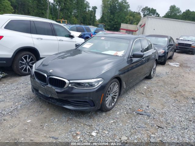 Photo 1 VIN: WBAJE7C32HG888402 - BMW 540I 