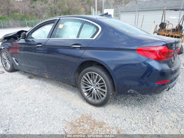 Photo 2 VIN: WBAJE7C35HG887003 - BMW 540I 